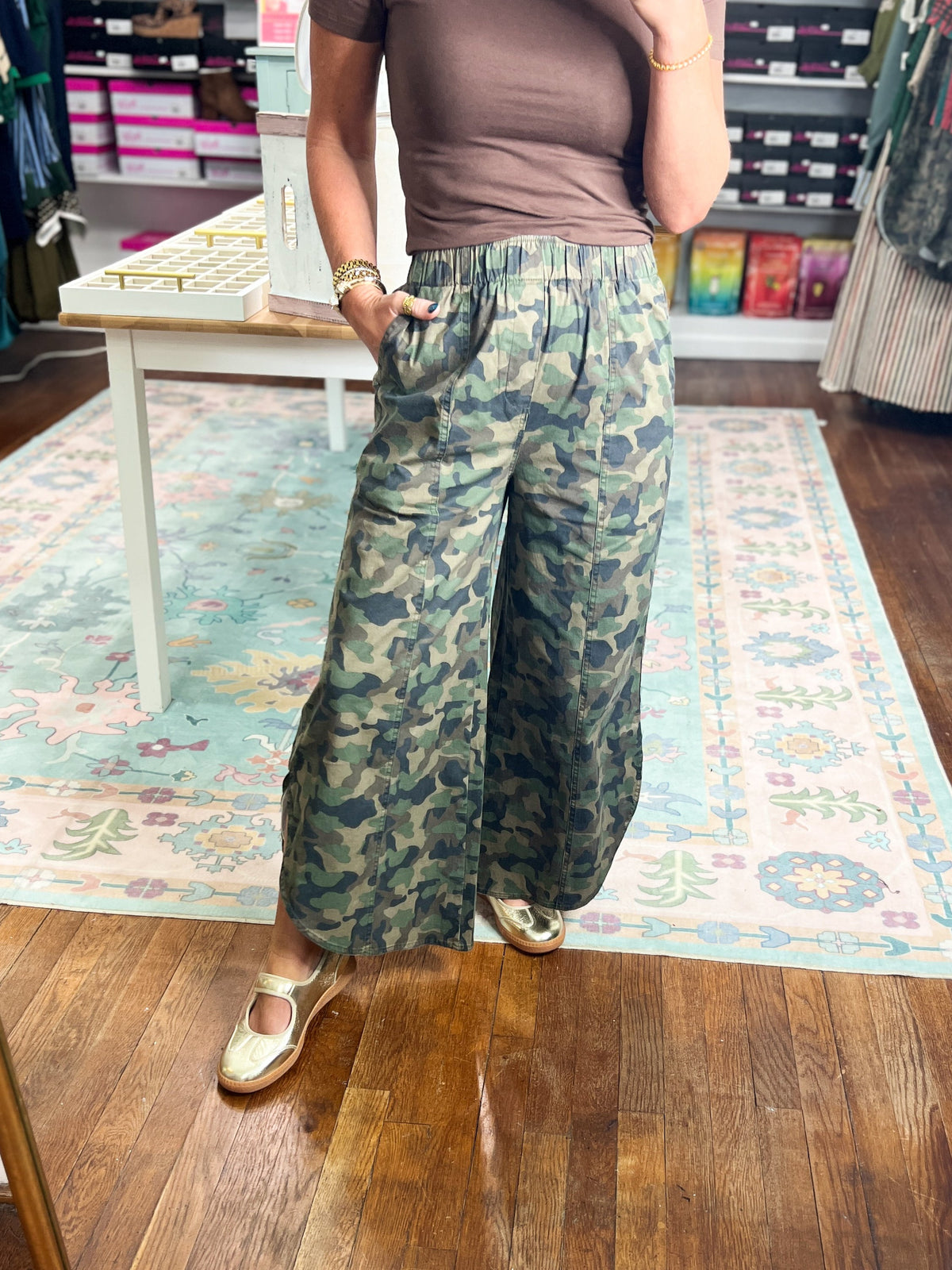 Tulip Relaxed Fit Pants - Camo