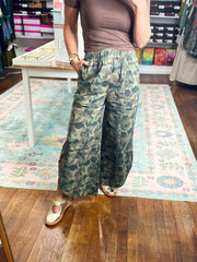 Tulip Relaxed Fit Pants - Camo
